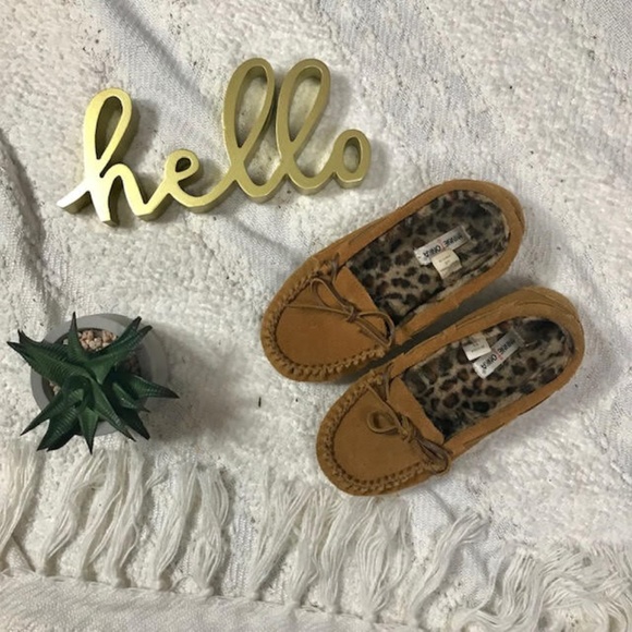 Minnetonka Other - Minnetonka tan genuine leather kids moccasins